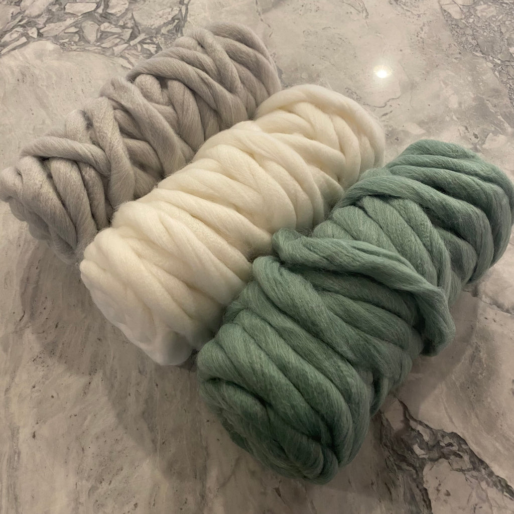 GRAY ROVING YARN