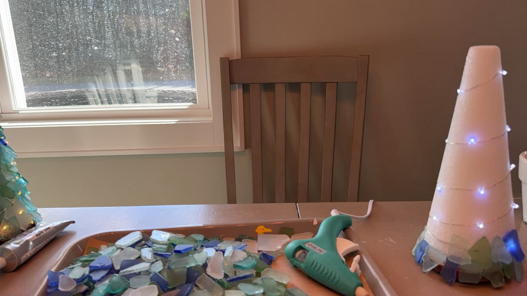 Seaglass Christmas Tree Workshop LIVE in Bayport, NY December 10th 7:00 PM Momos Sports Bar